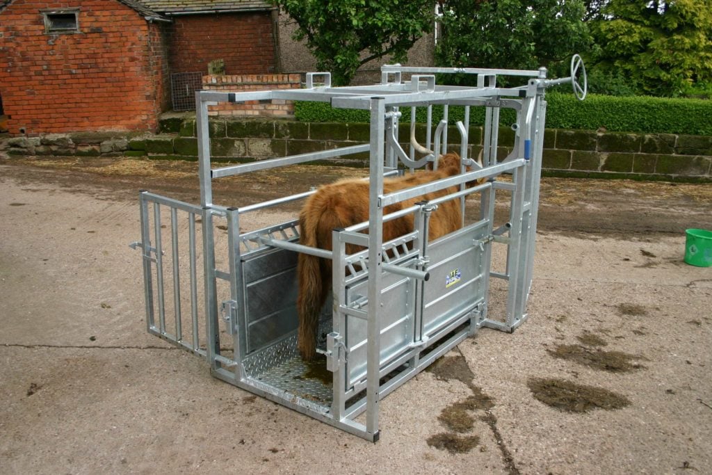Cage de contention bovine spéciale Highland
