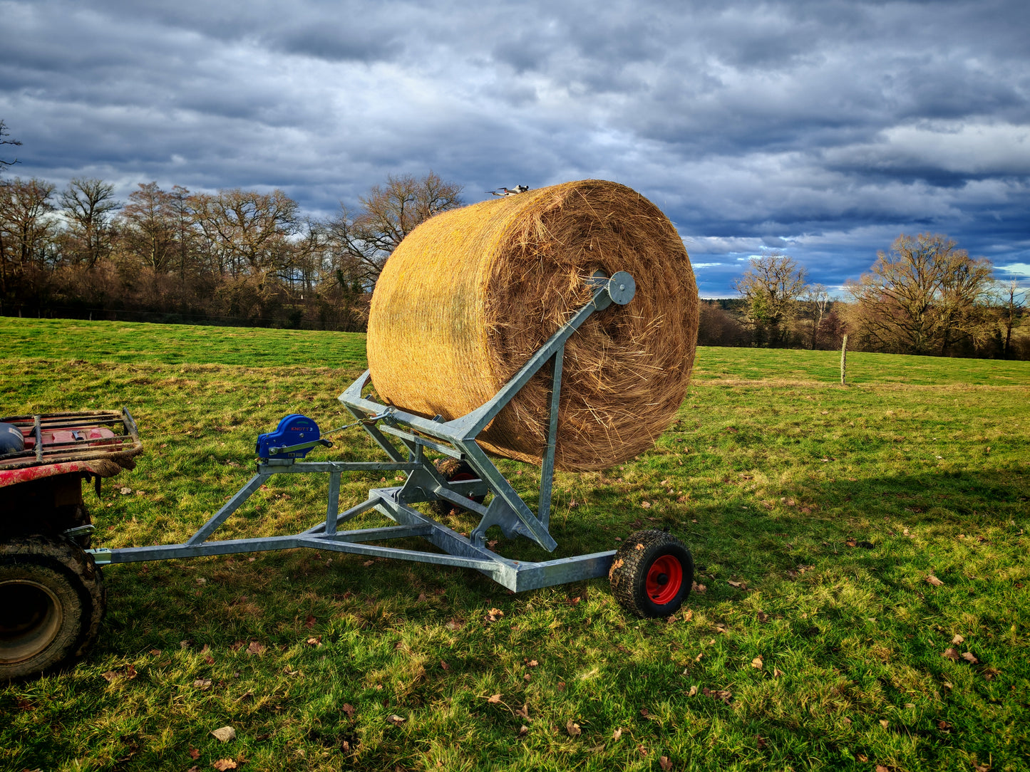 Transporteur a balles de foin